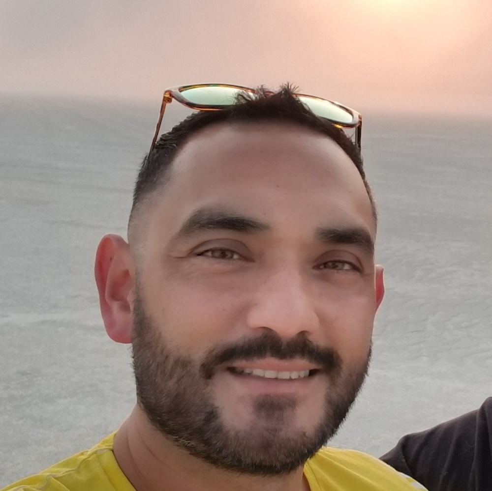 Meet your Posher, Carlos